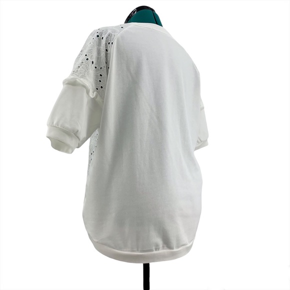 Gabby Isabella White Short Sleeve Eyelet Lace Front Top, Small/Medium - Picture 7 of 16